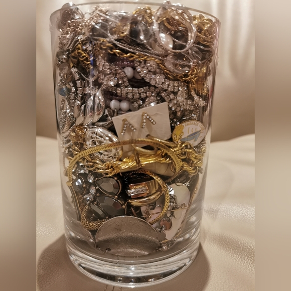 Mystery Gold tone and Silver tone Jewelry Jar (2.8lbs) - Picture 3 of 3